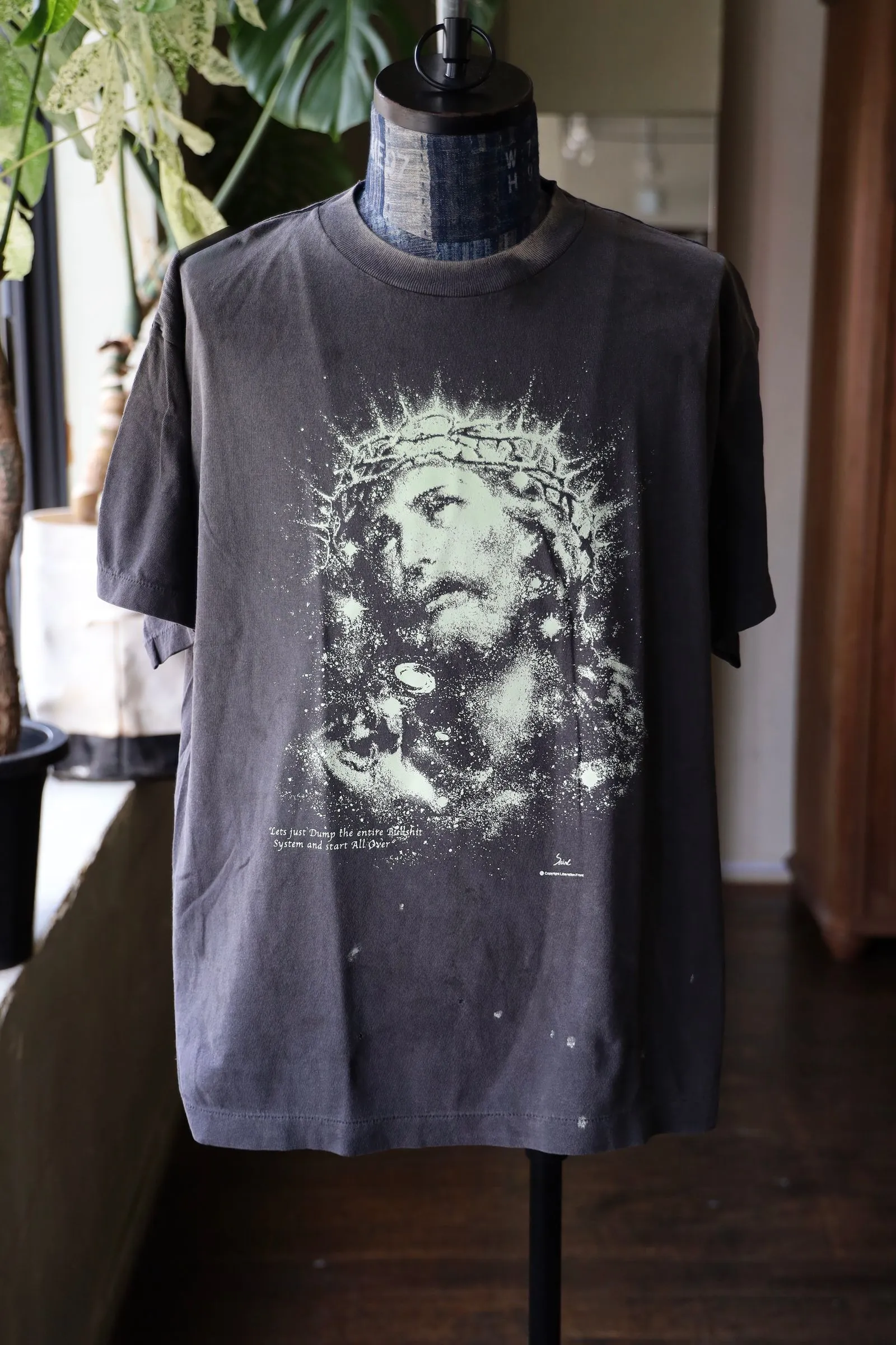 SAINT Mxxxxxx SS TEE/JESUS/BLK Luminous thorn Jesus, washed black S-XL, ready-to-wear vulcanized parts dyeing, heavy washing water spray fading, simulating natural fading texture, creating new vintage effect on the ceiling, environmentally friendly luminous paste imported from Japan, significant luminous effect, tube-woven OE yarn fabric, correct accessories, top purchasing agent level